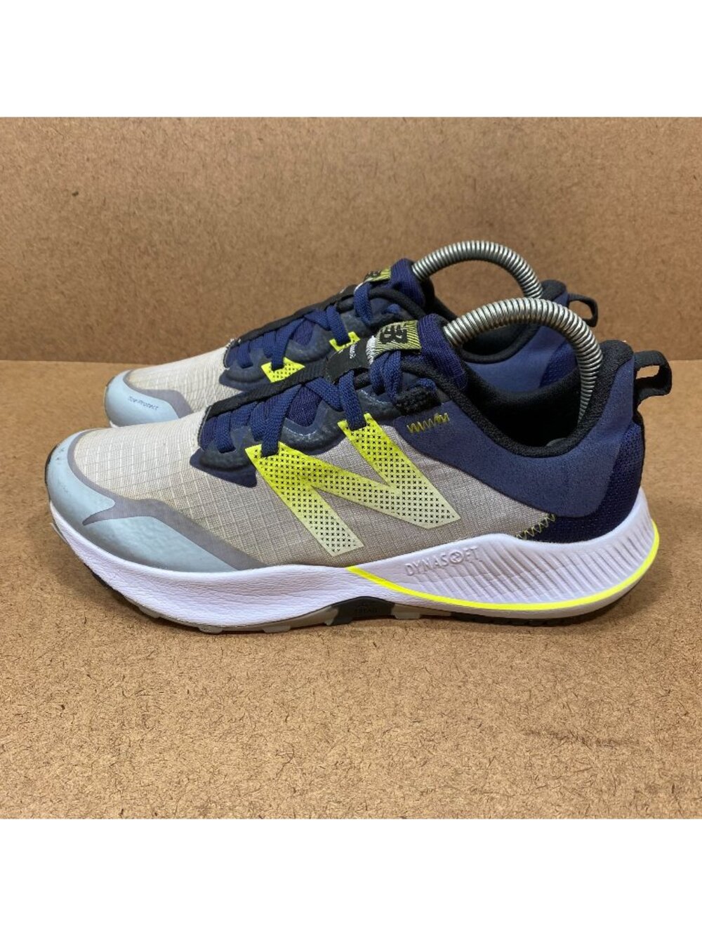New Balance Dynasoft Nitrel V4 Trail Running Shoes Women’s SZ 8 Gray/Blue Yellow